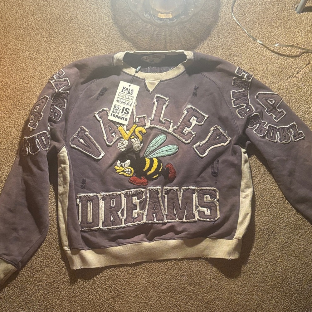 Valley Dreams Graphic Sweatshirt